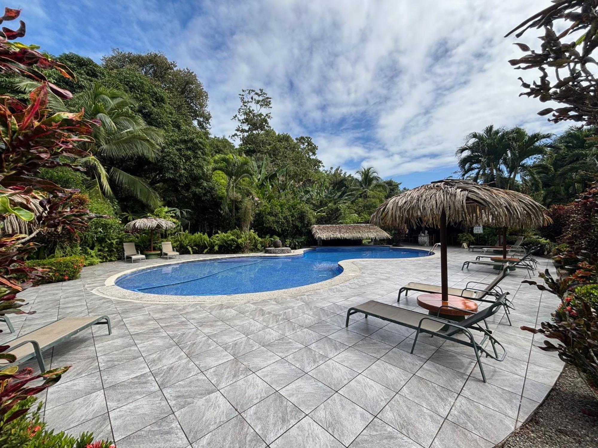 Hotel Suizo Loco Lodge & Resort 卡维塔 外观 照片