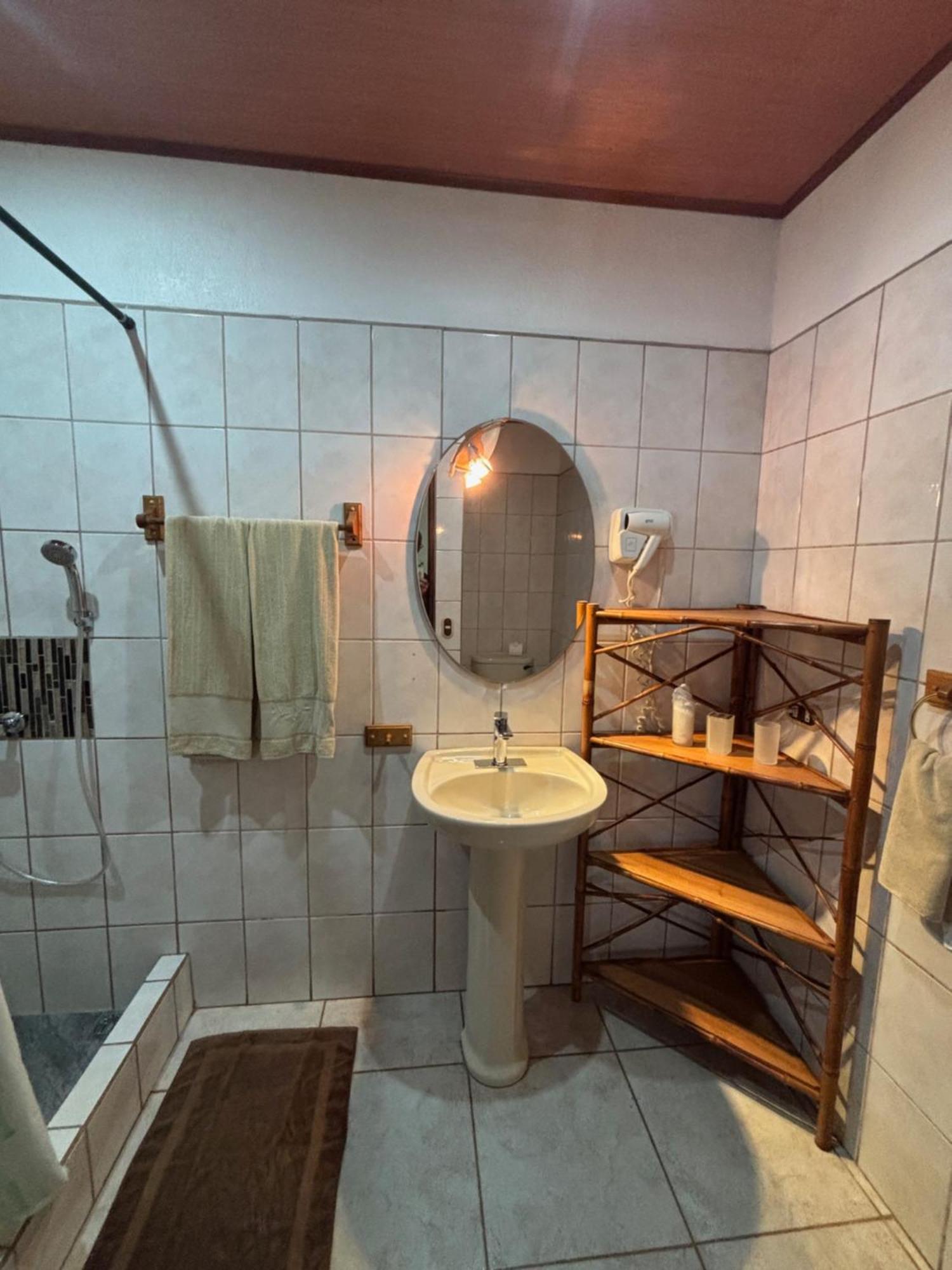Hotel Suizo Loco Lodge & Resort 卡维塔 外观 照片