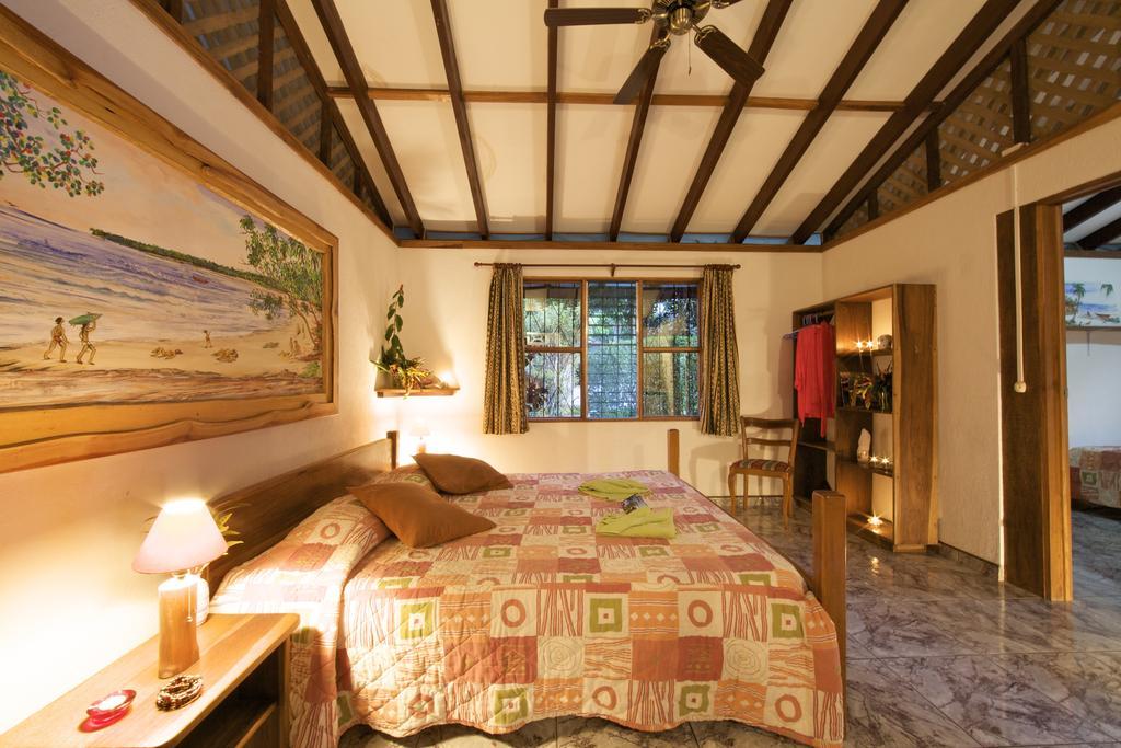 Hotel Suizo Loco Lodge & Resort 卡维塔 客房 照片